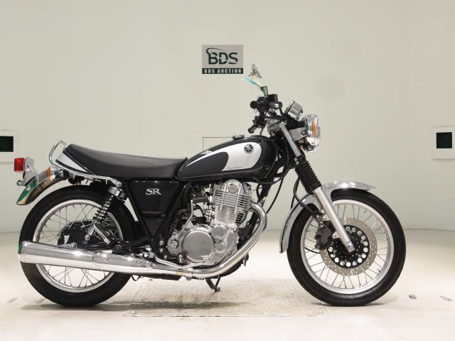 Yamaha SR400 2021