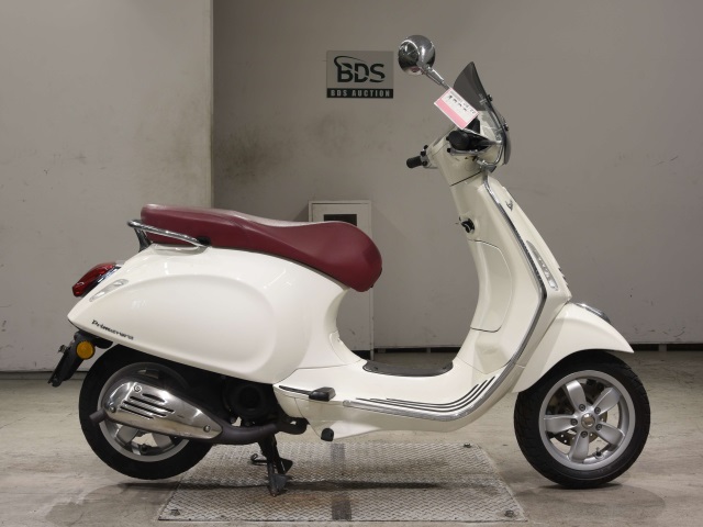 Vespa PRIMAVERA50 2017