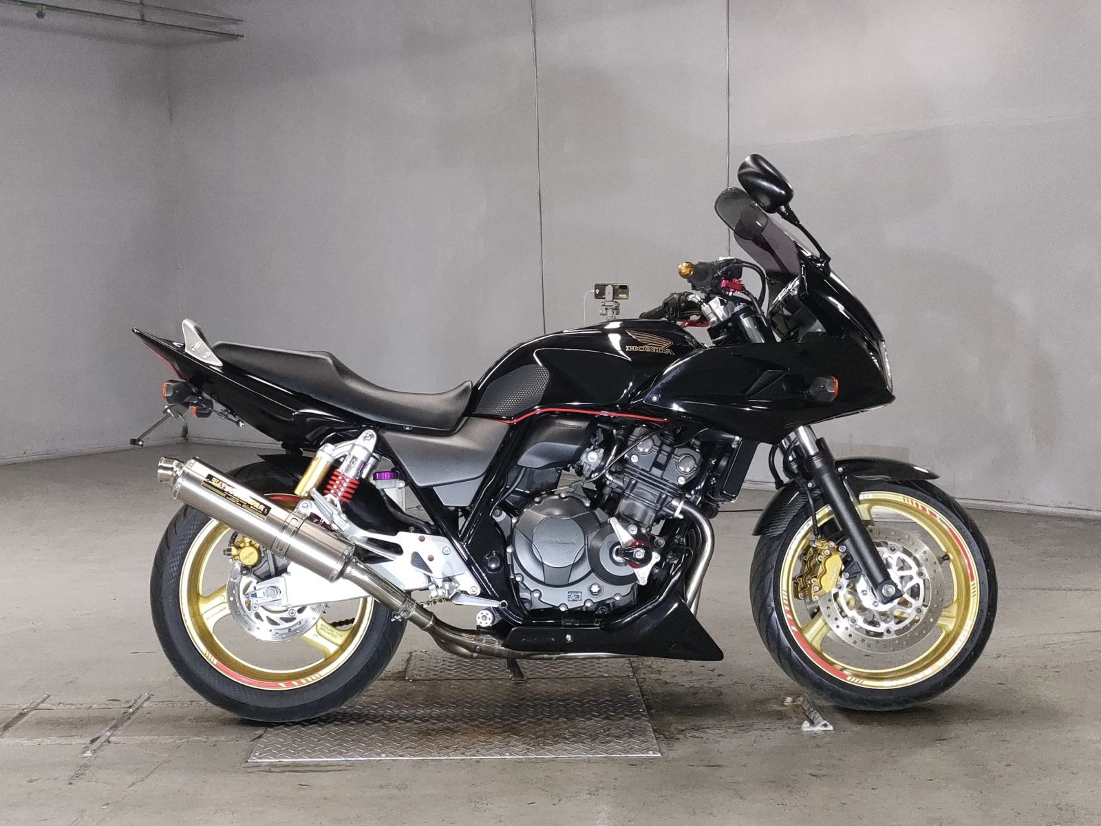 Honda CB400SFV BOLDOR 2011
