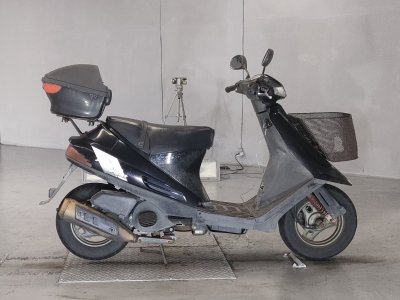 Suzuki ADDRESS V100