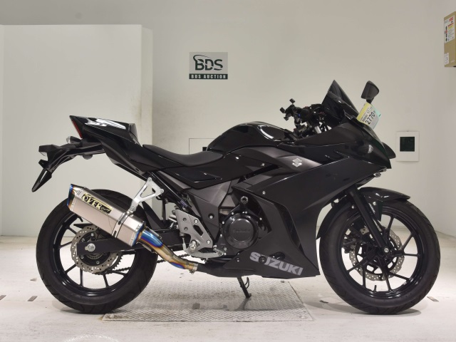 Suzuki GSX250RA