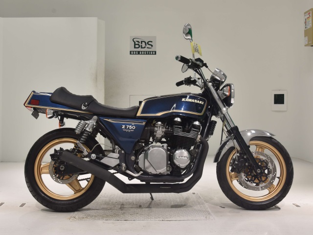 Kawasaki ZEPHYR750 2024
