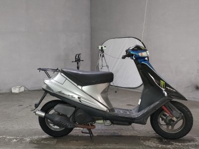 Suzuki ADDRESS V100