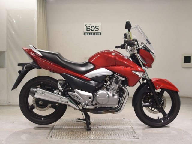 Suzuki GSR250
