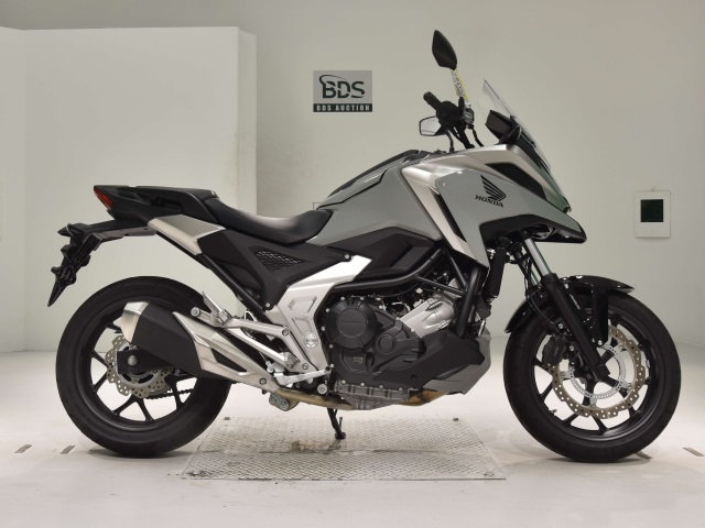 Honda NC750X 2024