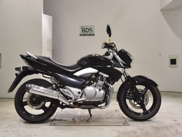 Suzuki GSR250