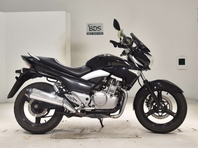 Suzuki GSR250