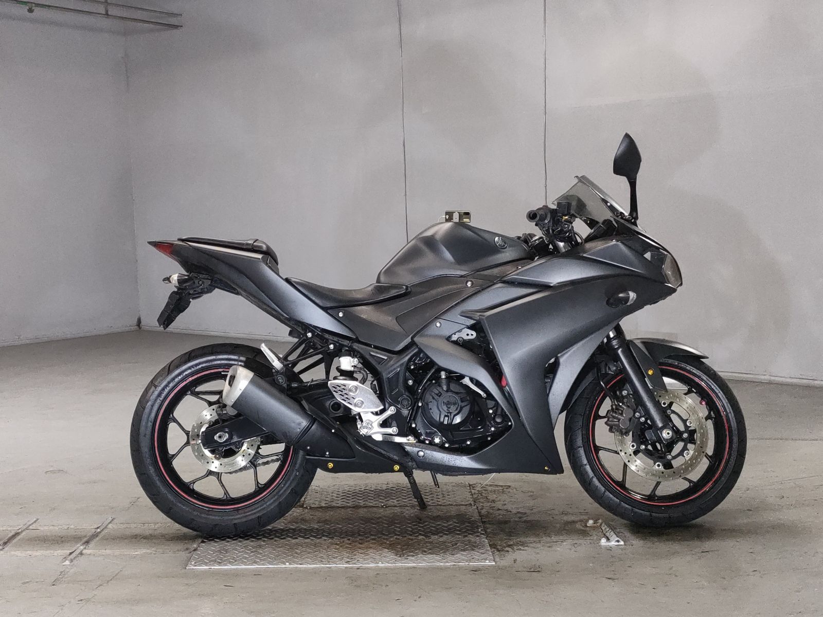 Yamaha YZF-R25 2016