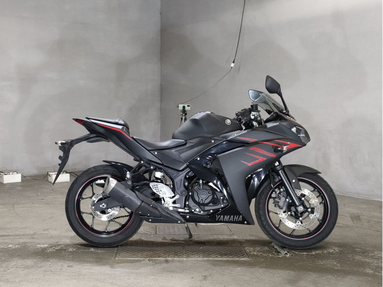 Yamaha YZF-R25 2017