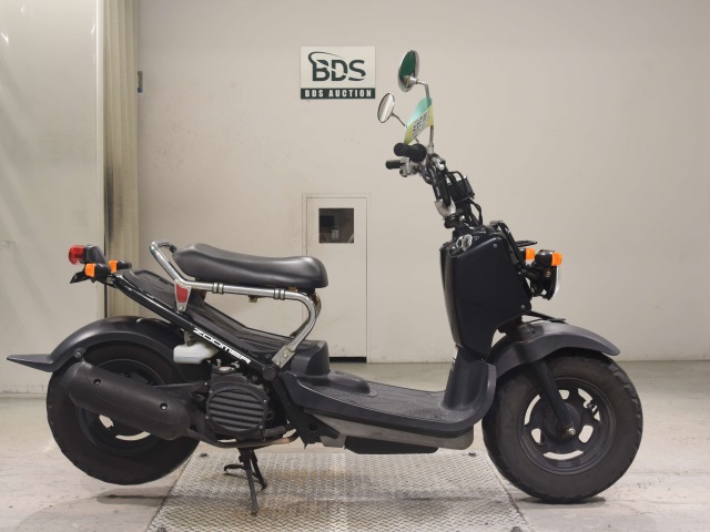 Honda ZOOMER 2011