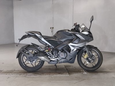 Bajaj PULSAR RS200 2018