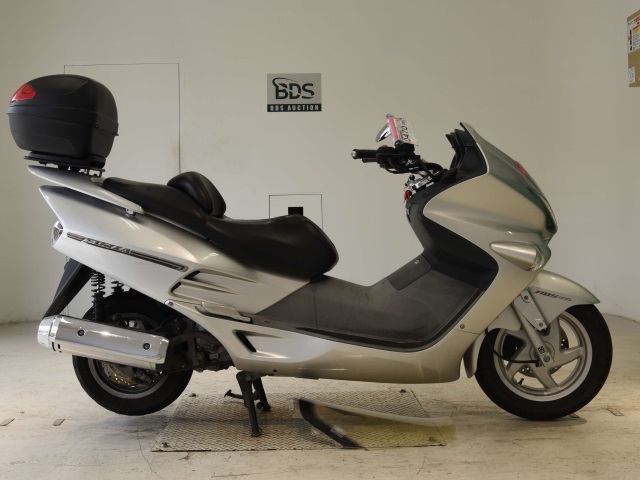 Honda FORZA S 2000