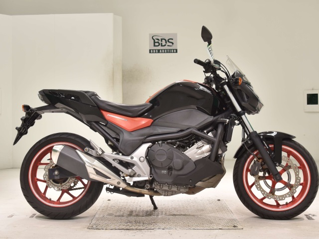 Honda NC750SA 2016