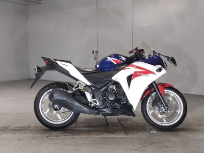 Honda CBR250R 2011