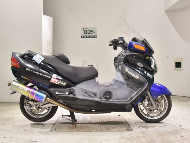 Suzuki SKYWAVE 650