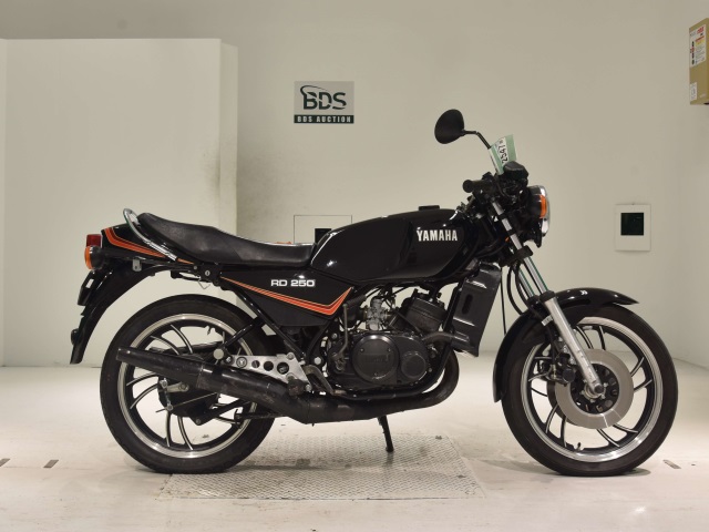 Yamaha RD250LC