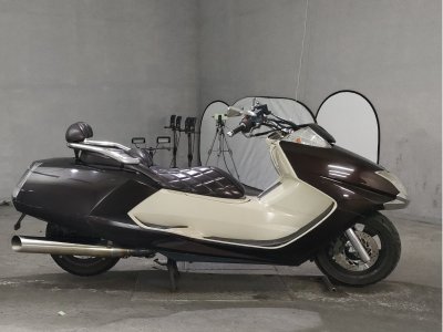 Yamaha MAGZAM 2012