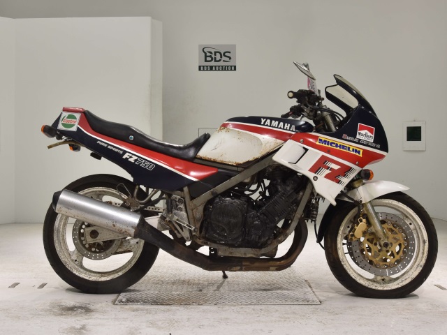 Yamaha FZ750