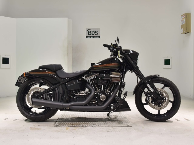 HD BREAKOUT FXSB1800 2016