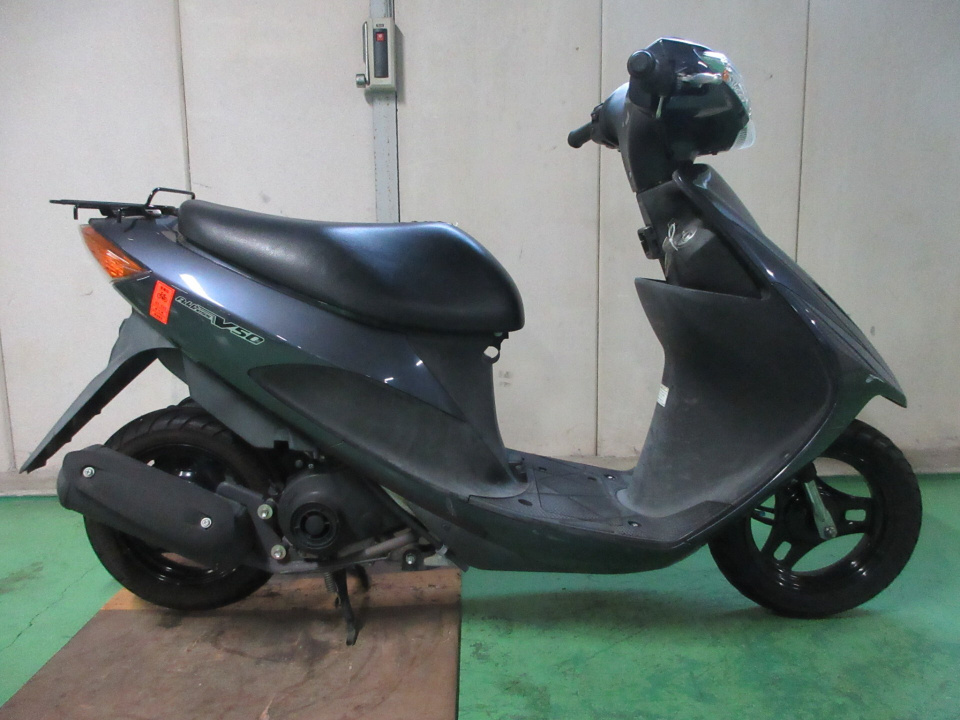 Suzuki ADDRESS V50