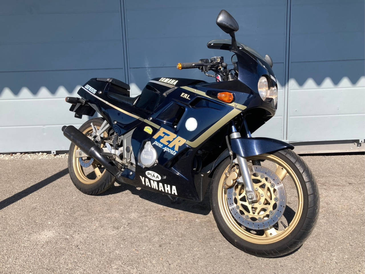 Yamaha FZR250 1987