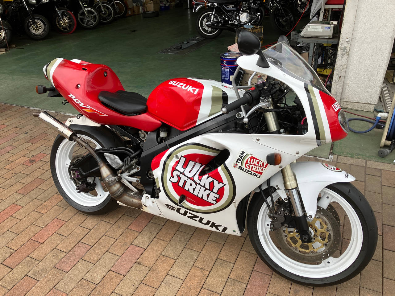 Suzuki RGV250 1996