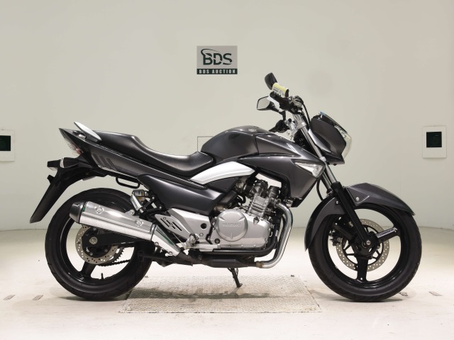 Suzuki GSR250