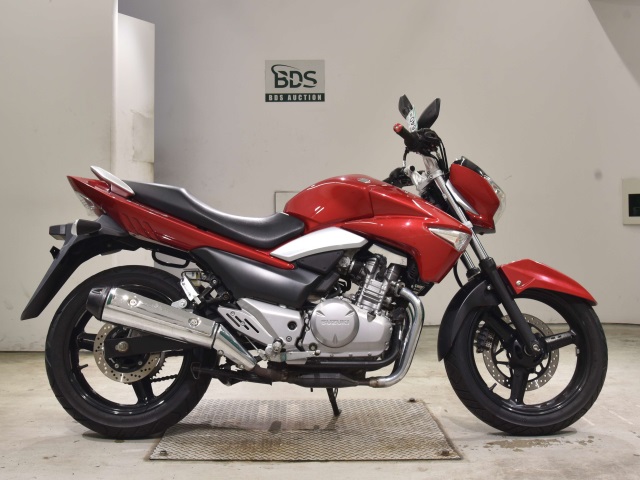 Suzuki GSR250