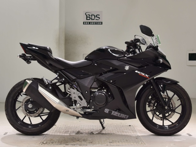 Suzuki GSX250RA