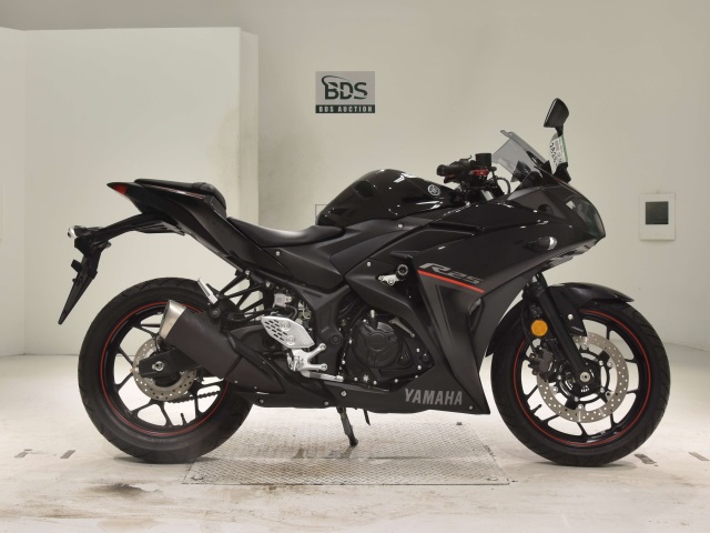 Yamaha YZF-R25A 2018