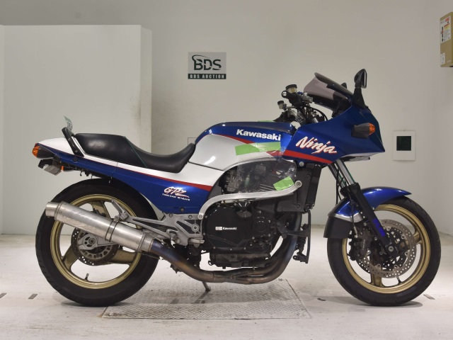 Kawasaki GPZ900R 2003