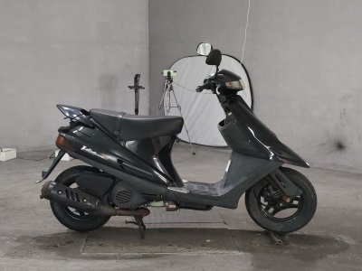 Suzuki ADDRESS V100