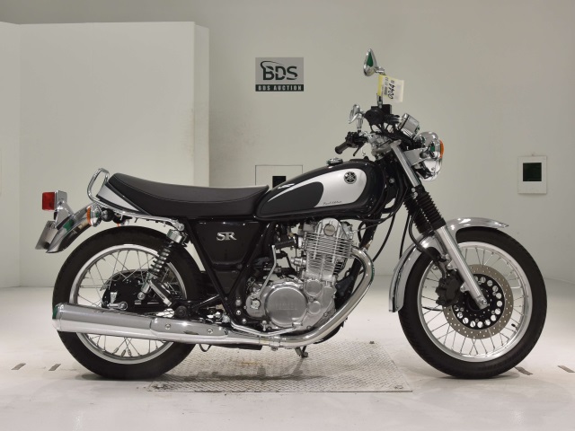 Yamaha SR400 2021
