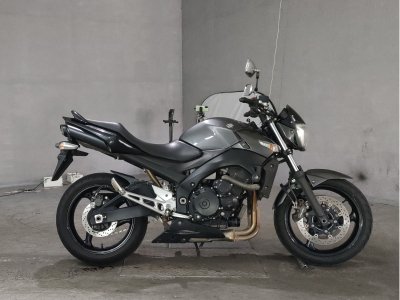Suzuki GSR400 2013