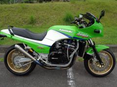 Kawasaki GPZ900R 2002