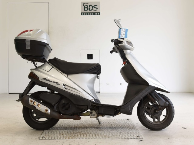 Suzuki ADDRESS V100