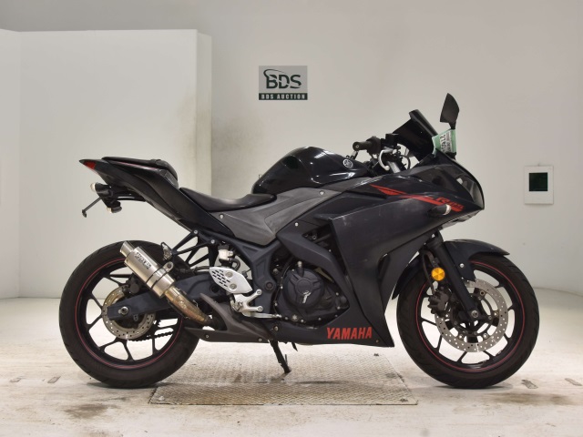 Yamaha YZF-R25 2015