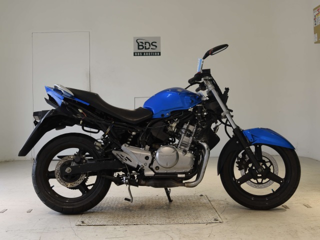 Suzuki GSR250