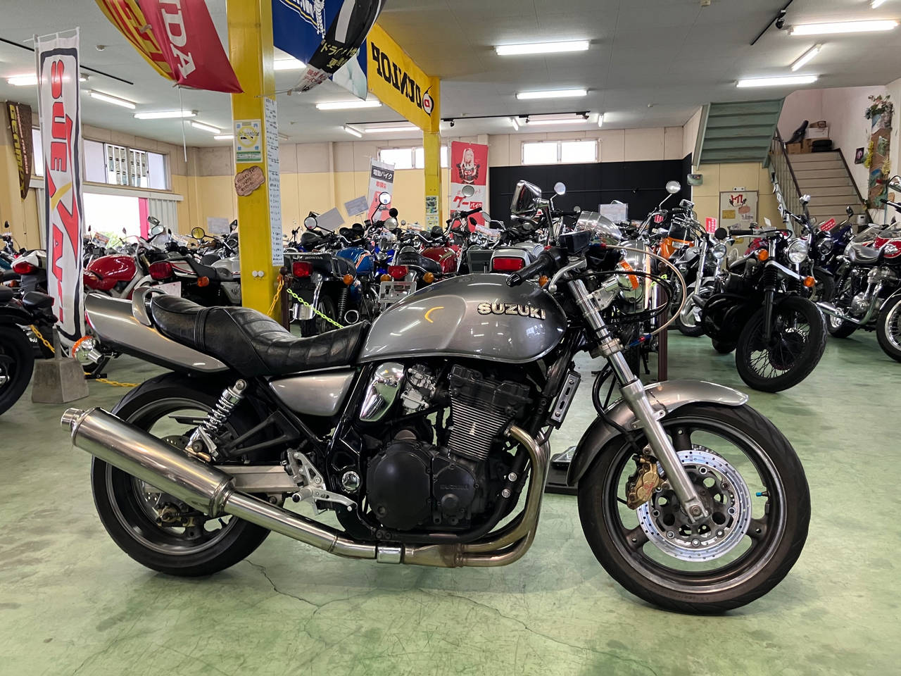 Suzuki GSX400 INAZUMA 2001