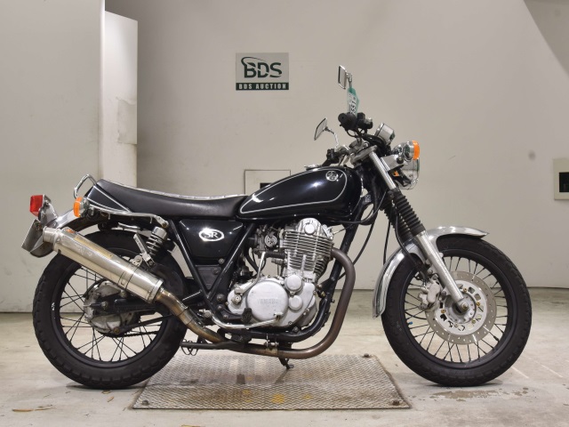 Yamaha SR400 2005