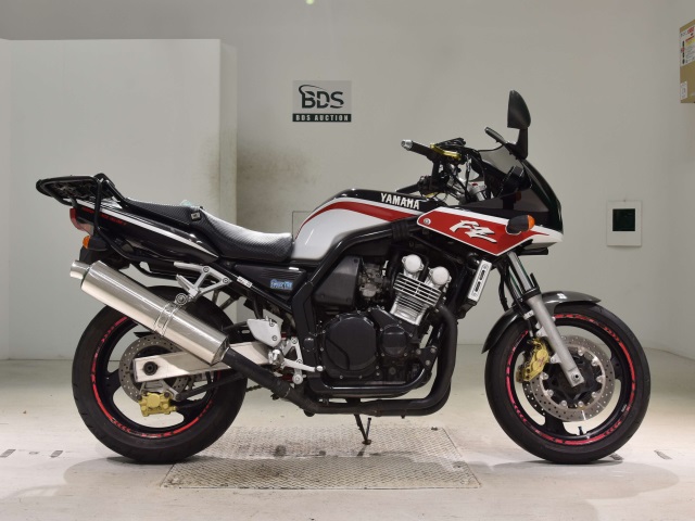 Yamaha FZ400 1998