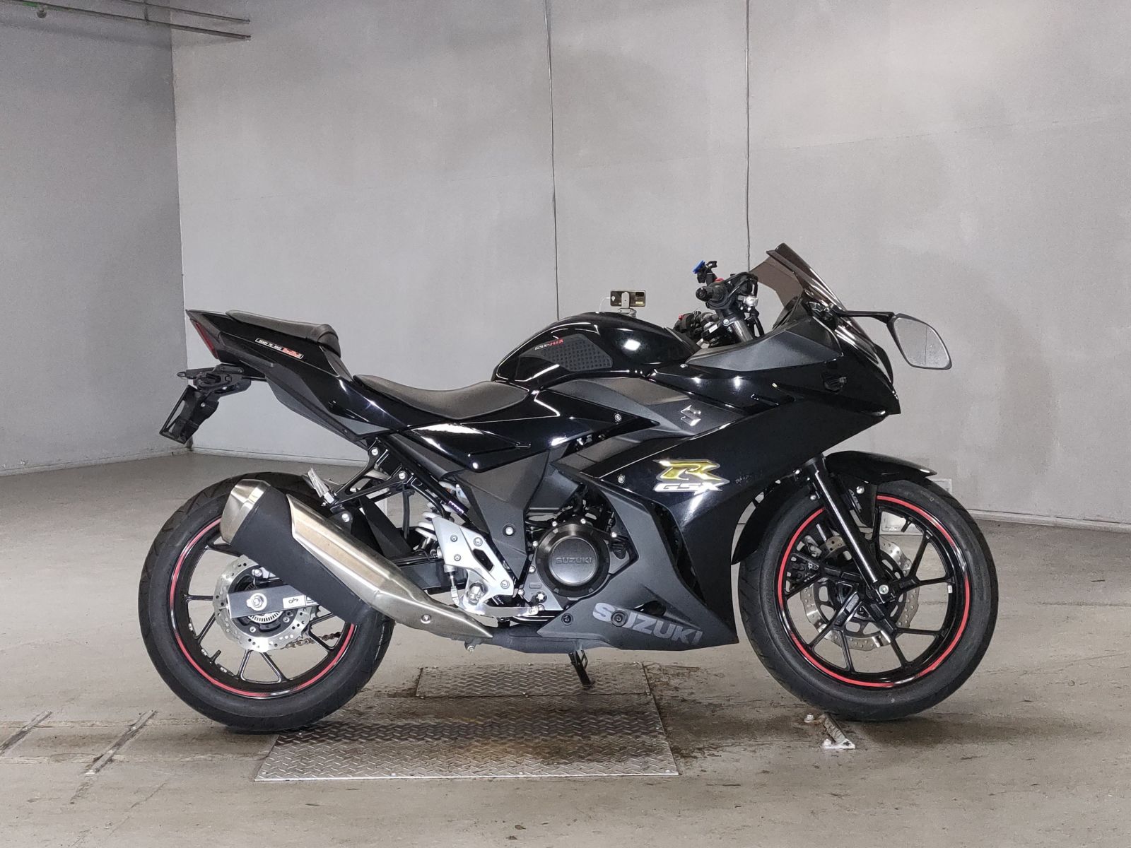 Suzuki GSX250R