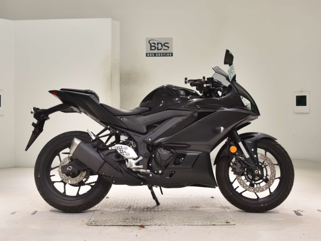Yamaha YZF-R25 2021