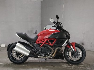Ducati DIAVEL 2011