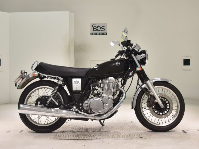 Yamaha SR400 2020