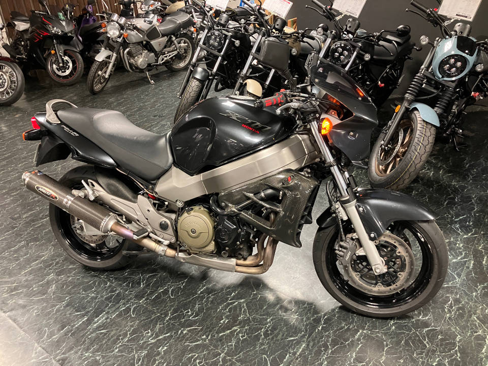 Honda X11 2000