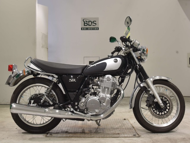 Yamaha SR400 2022