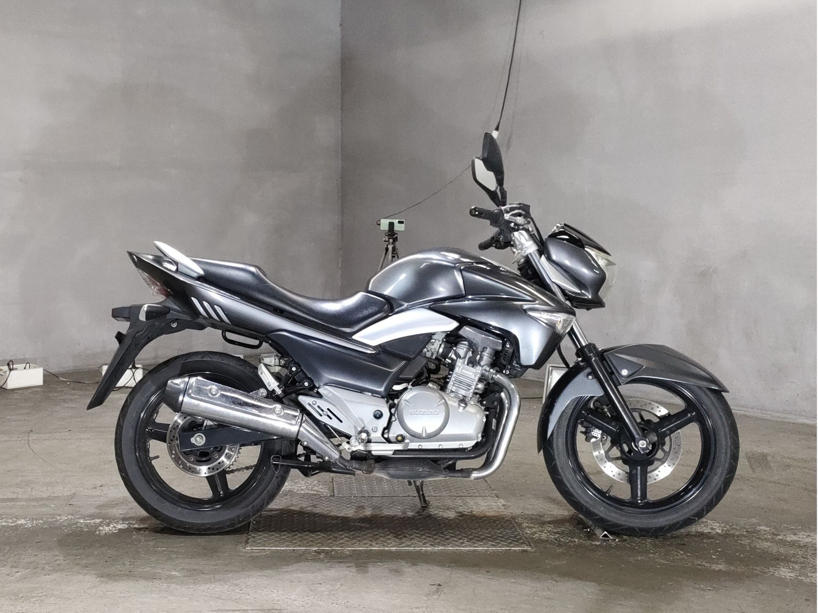 Suzuki GSR250
