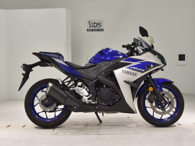 Yamaha YZF-R25 2015