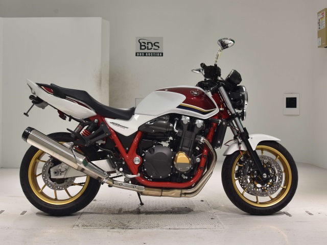 Honda CB1300SF 2022